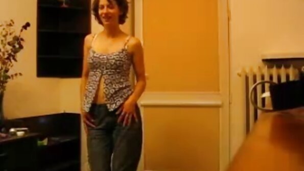 Nuttiges ब्लू सेक्सी सेक्सी पिक्चर arabisches Luder genießt hardcore interracial anal